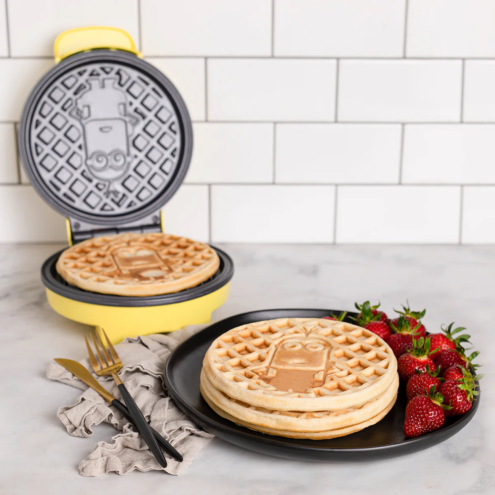 Despicable Me Minions Kevin Round Waffle Maker