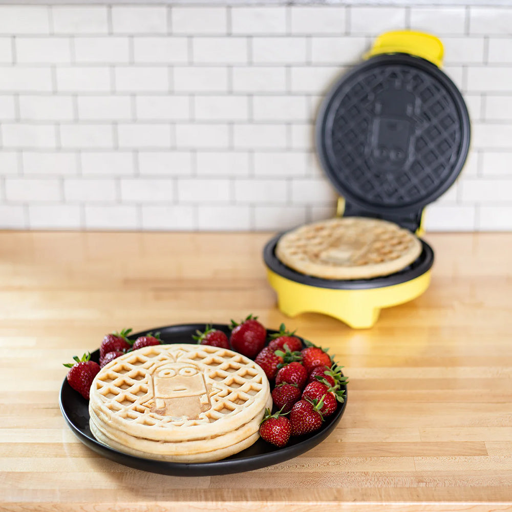 Despicable Me Minions Kevin Round Waffle Maker